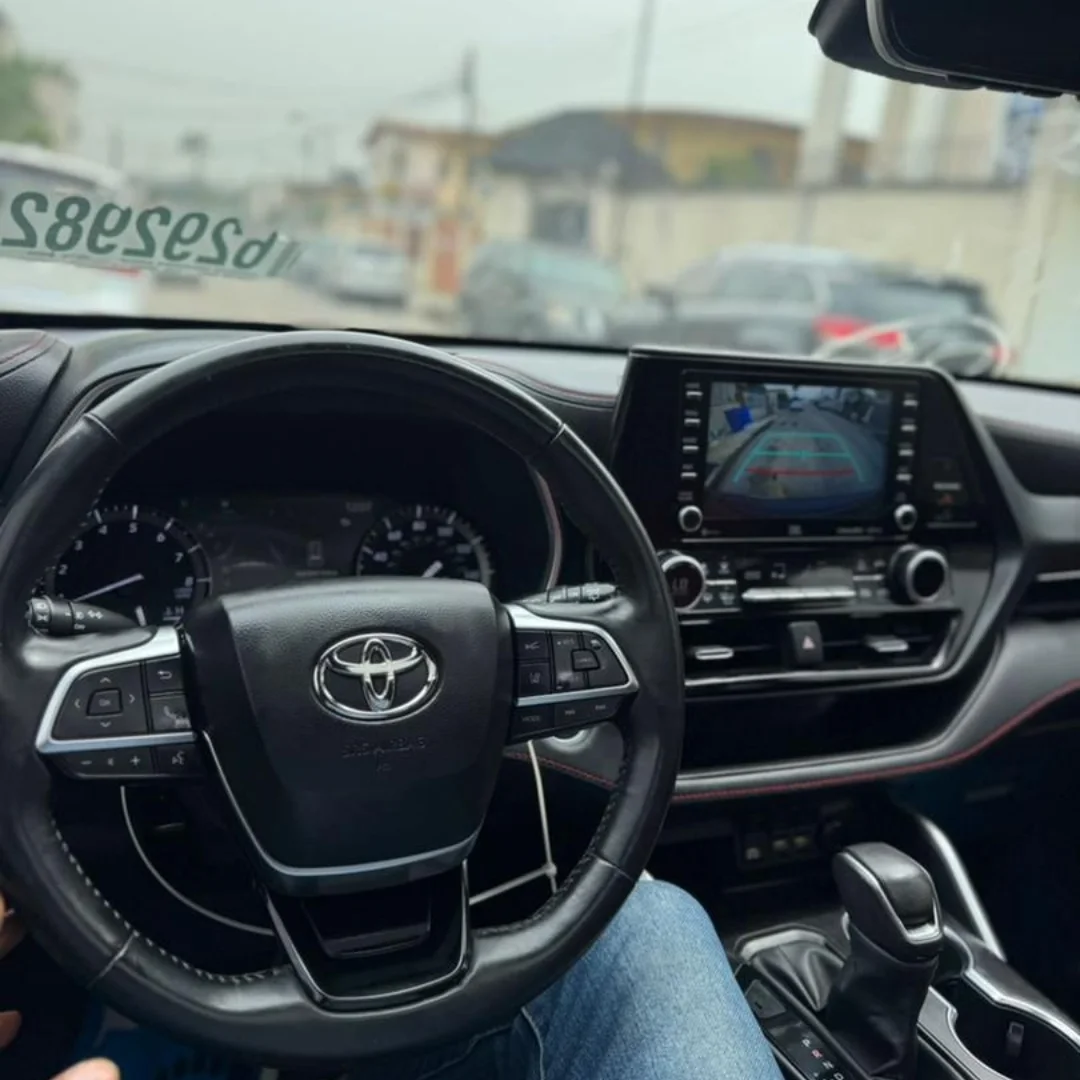 Pristine 2021 Highlander XSE: Luxury & Tech, Urgent Sale