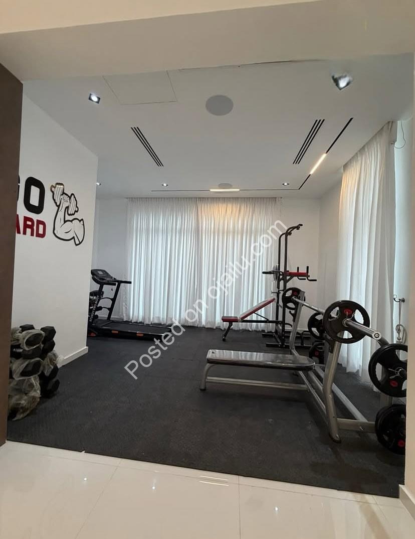 Smart 5-Bed Ikate Palace: Tech-Forward Luxury