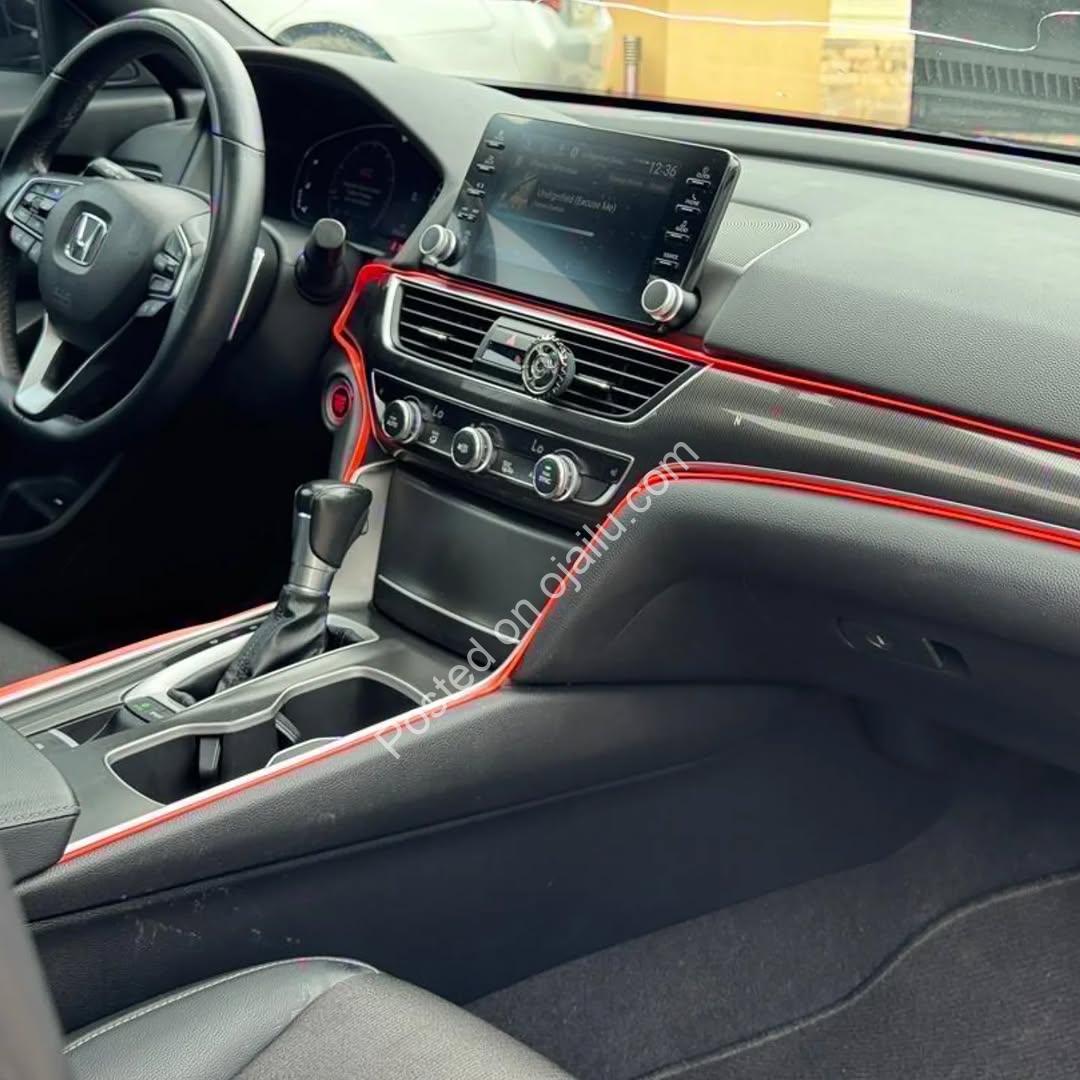 Luxury Benz C300: Pano Roof & Full Duty Paid