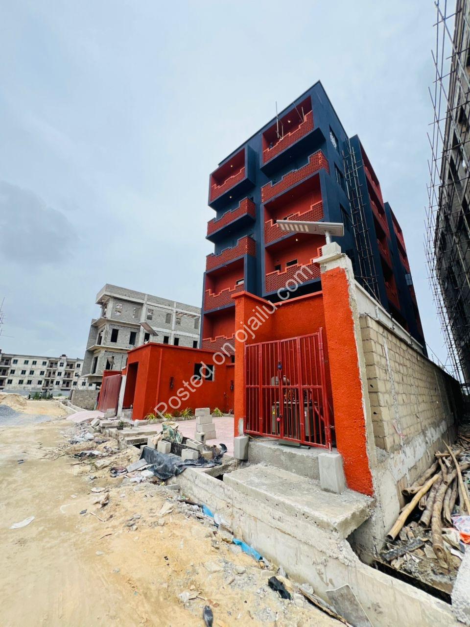 Lekki Phase 1: Ensuite Apartments with Elevator & Modern Comforts