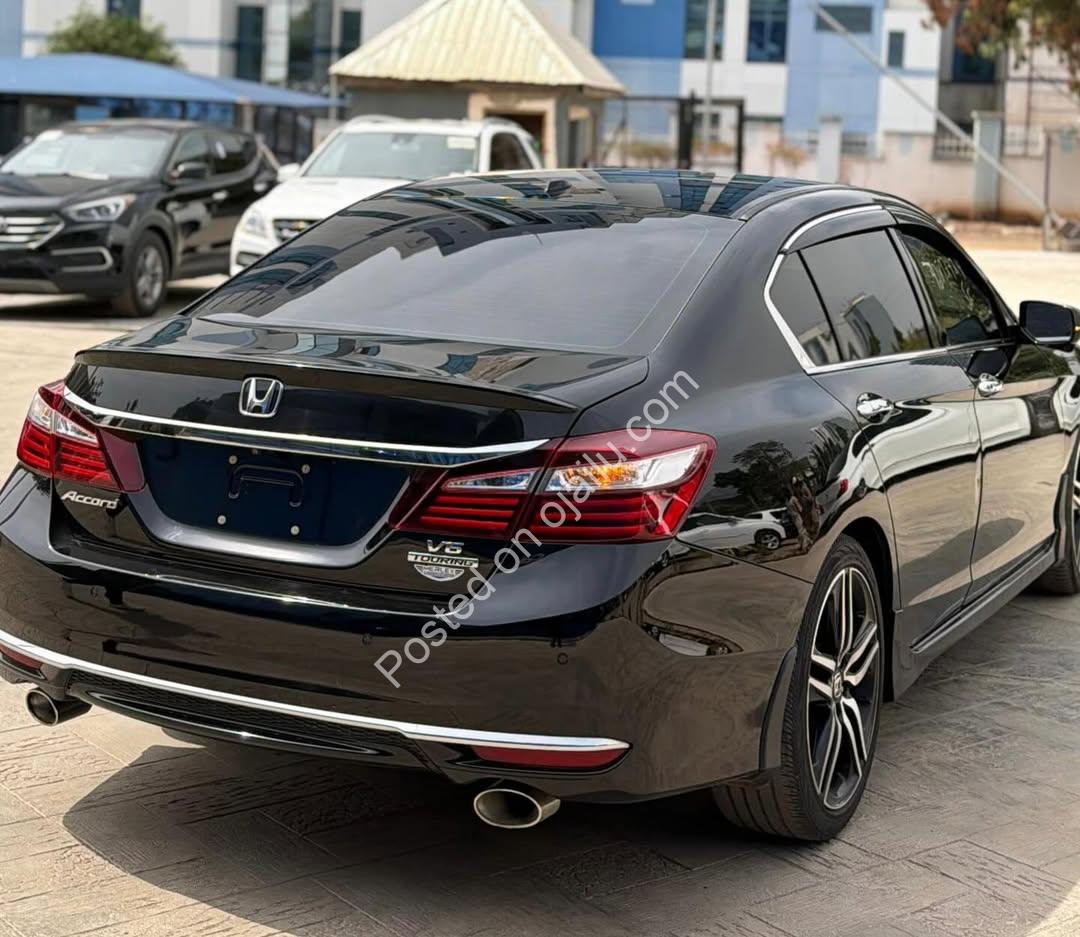 Luxury Meets Value: 2016 Honda Accord Touring