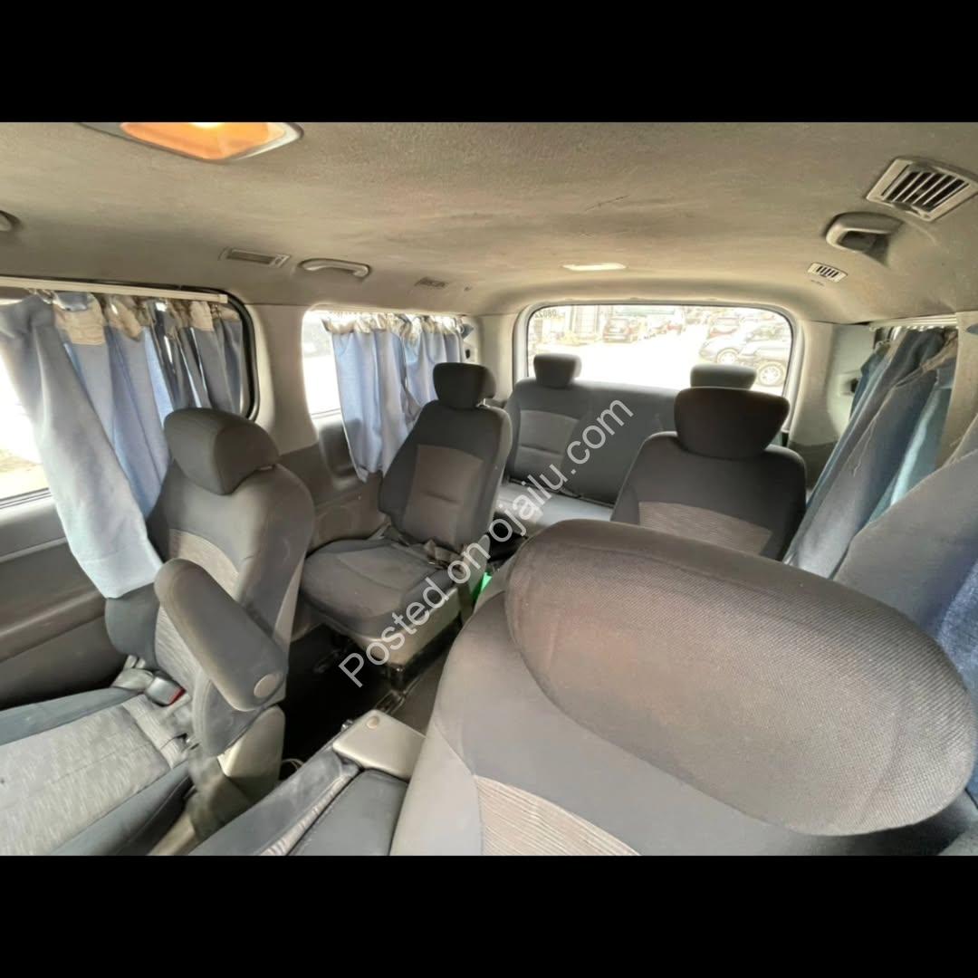 2018 Hyundai HL Bus: Super Clean, Manual, #25M