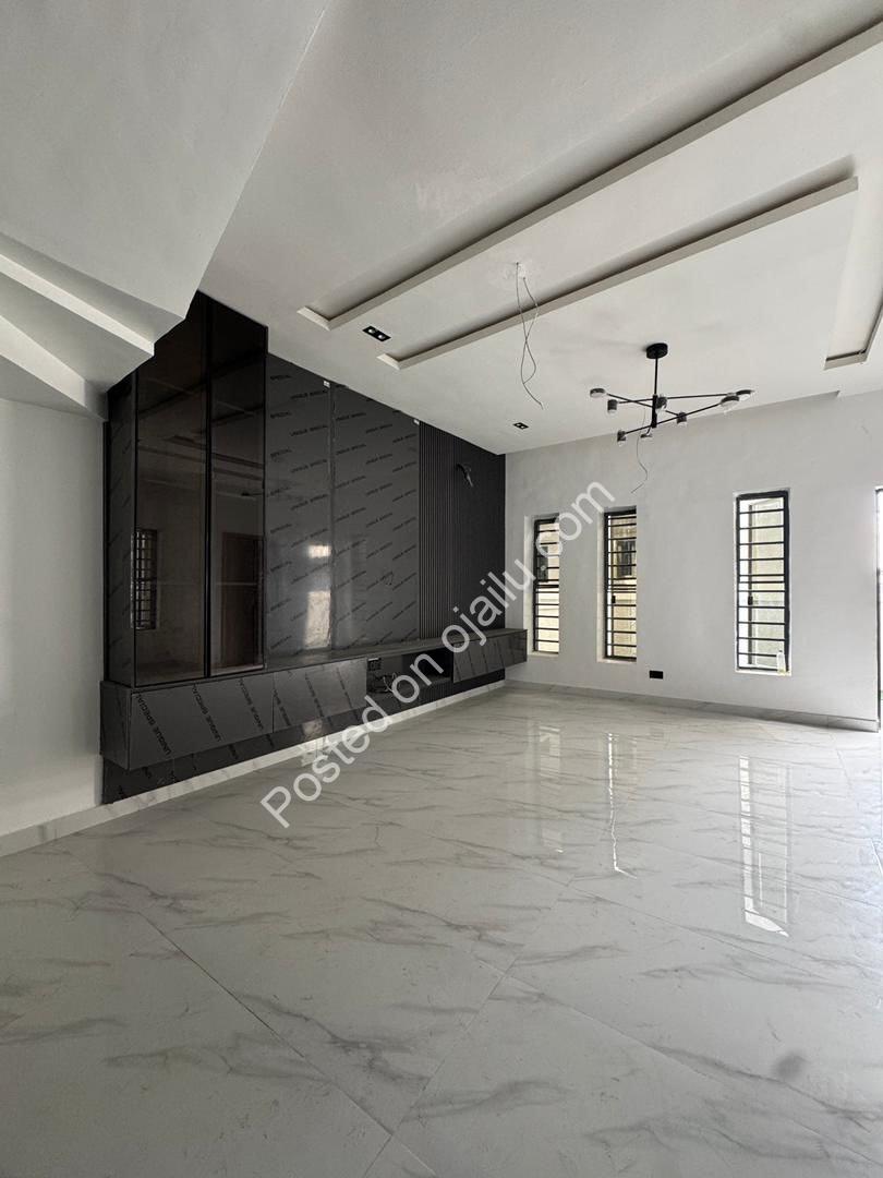 Orchid Lekki Sanctuary: 4-Bed Duplex with Pool & BQ