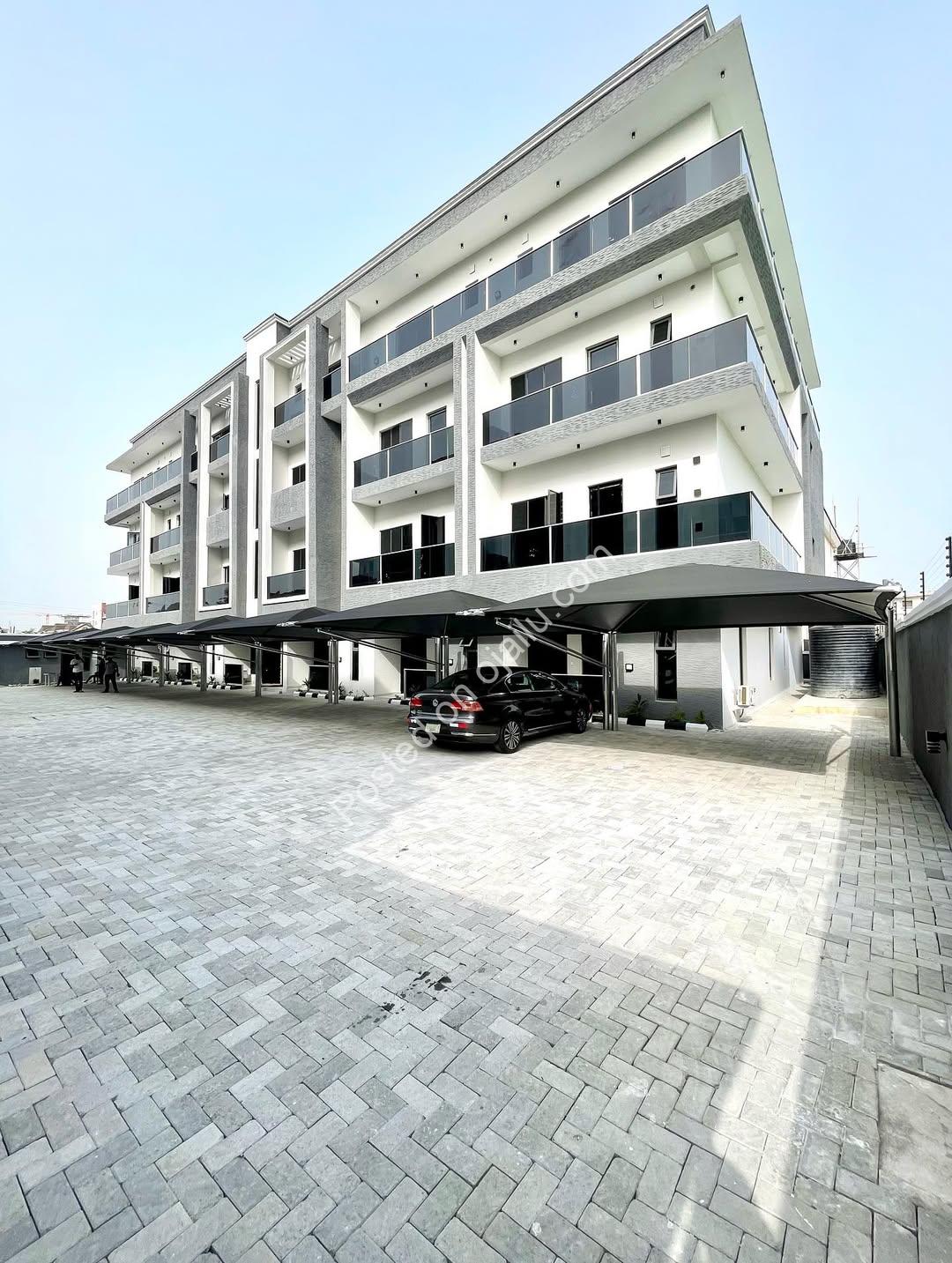 Lekki’s Ultimate 4-Bedroom Oasis with Pool & Gym