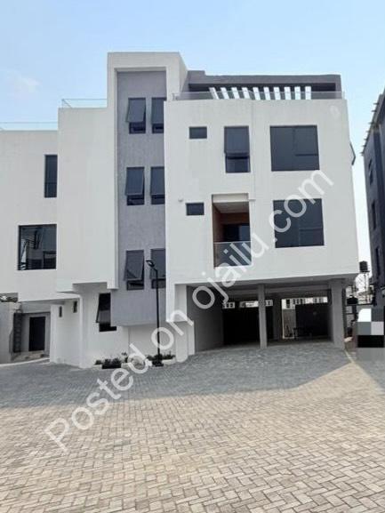 Lekki’s Finest: 4-Bed Maisonette with Governor’s Consent