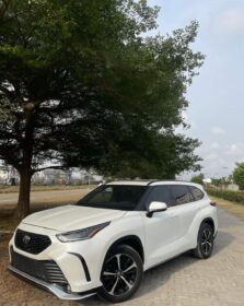 2012 Camry SE: Sunroof