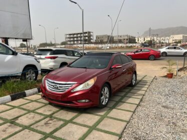 2013 Elantra: Pristine & Powerful for 8.5M