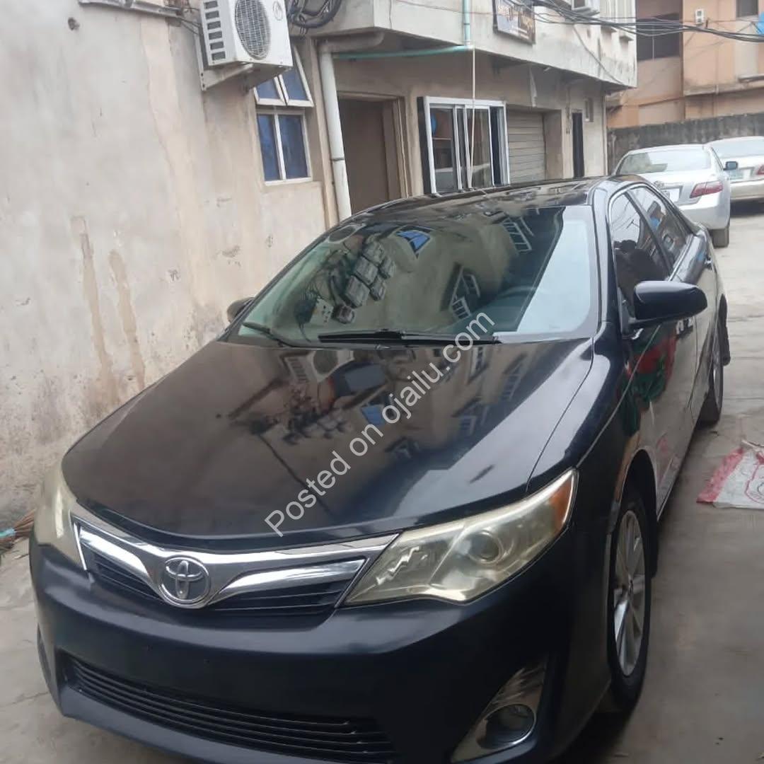 2015 Camry XLE: Chilled AC, Ready to Drive