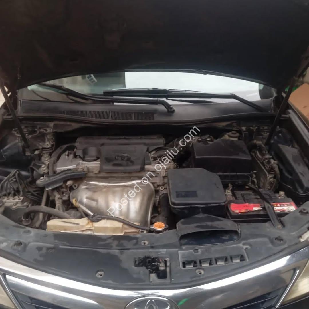 2015 Camry XLE: Chilled AC, Ready to Drive