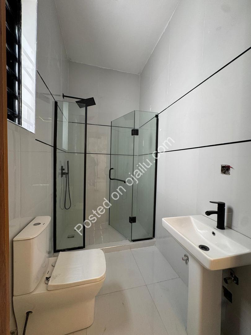 Exclusive 5-Bed Dulex with Private Pool in Lekki