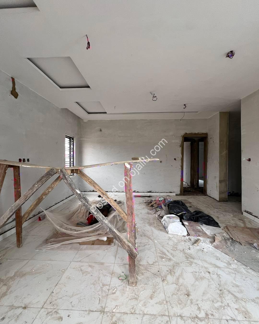 Elegant 3-Bedroom Haven with En-Suite BQ in Wuye