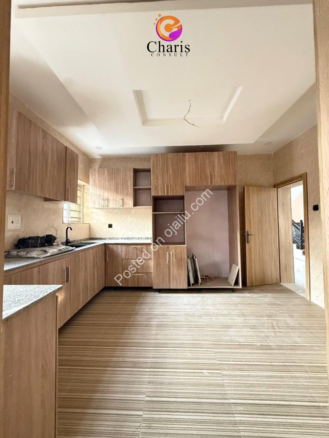 Grand 5-Bed Duplex with BQ in Prime Ibadan Estate