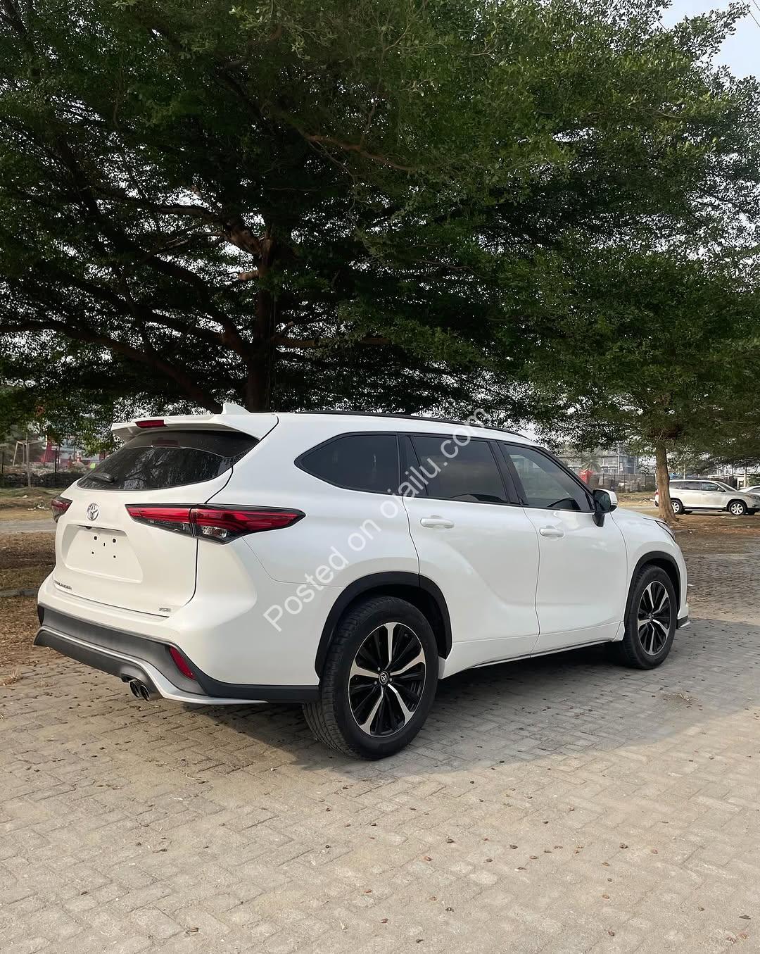 2012 Camry SE: Sunroof & Tech for 10.5M Naira