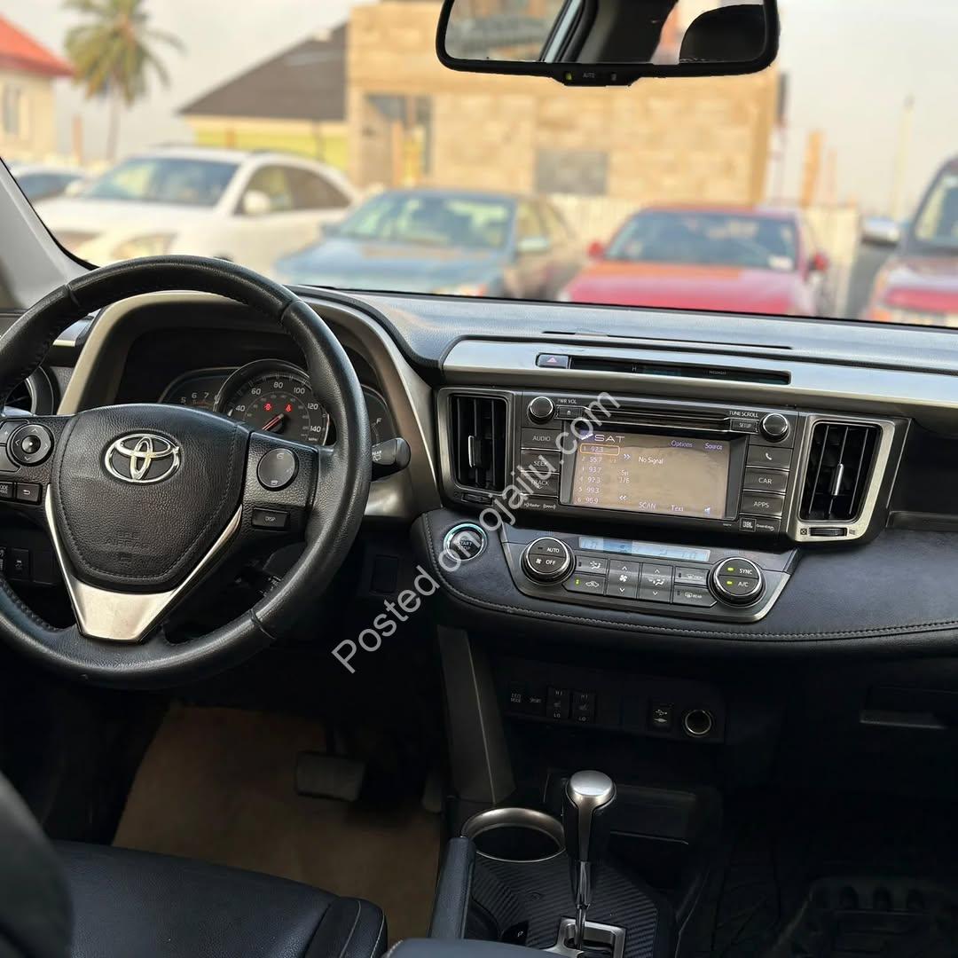 2014 Toyota RAV4: Pristine, Low-Mileage Luxury