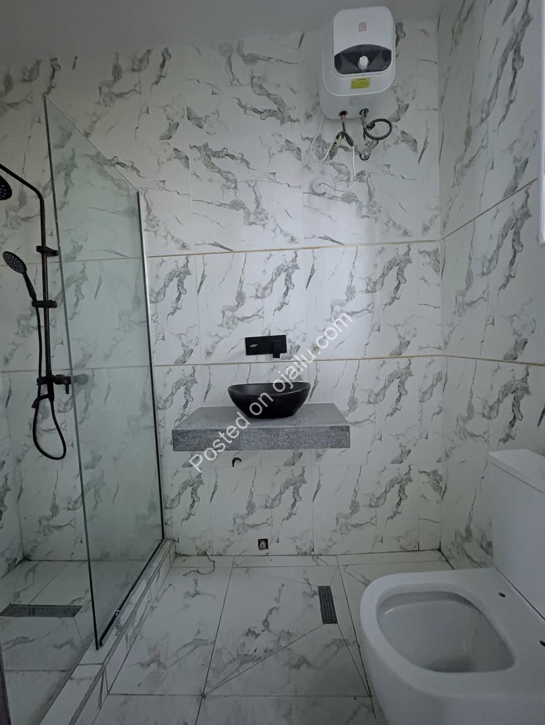 Sleek 5-Bed Duplex with Pool & Gym in Ikota