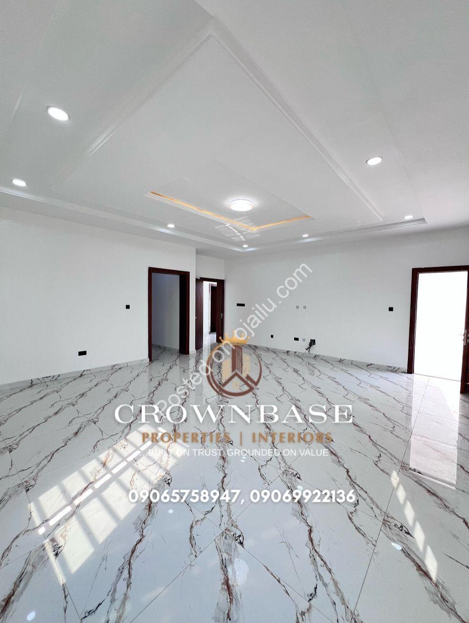 Elegant 5-Bed Duplex with Pool & Cinema in Ajah