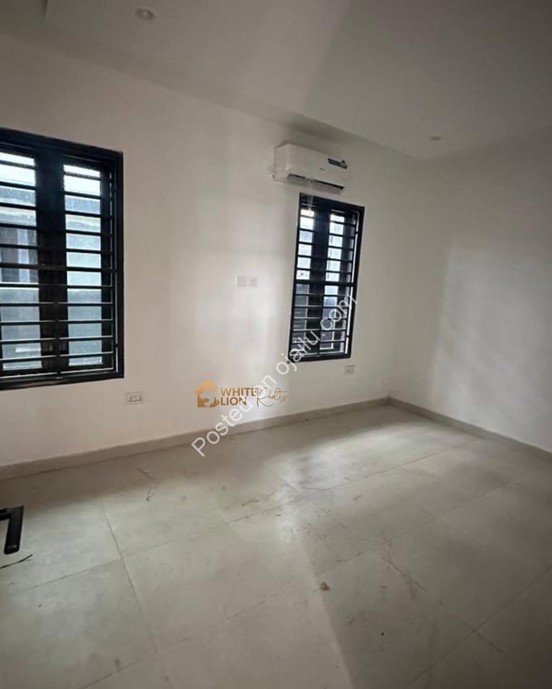 Lekki’s Finest: 4-Bed Terrace Duplex with Jacuzzi & C of O