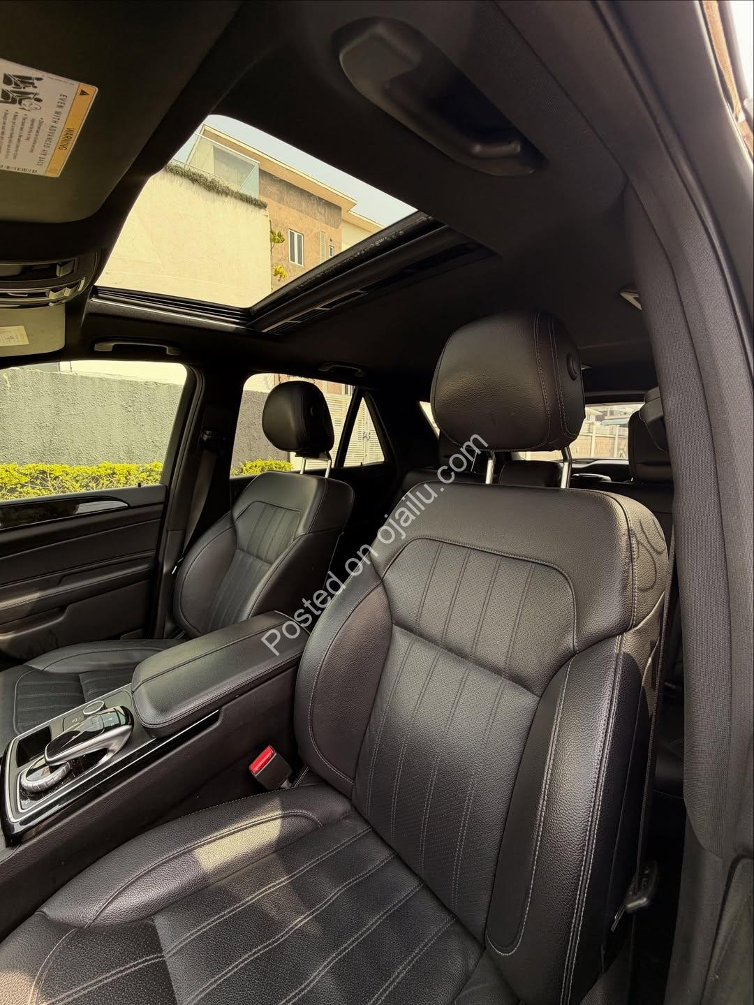 Immaculate 2015 Lexus RX 350: Luxury & Power