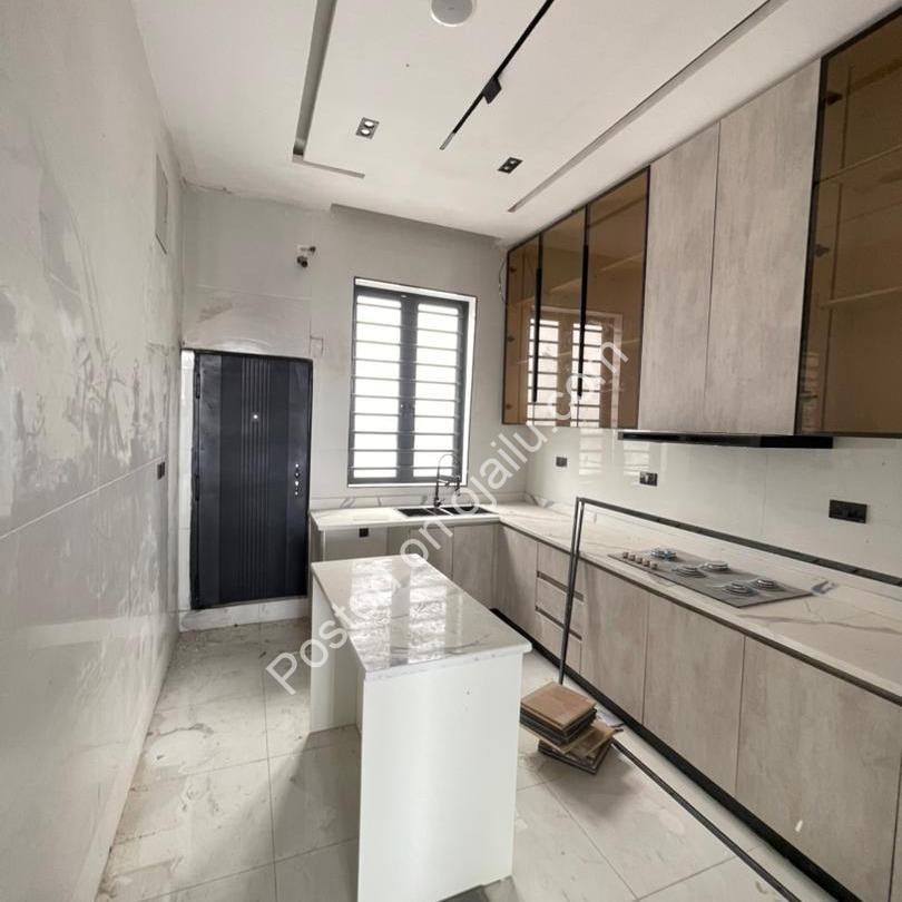 Exquisite 4-Bed Duplex in Prime Ikota Lekki