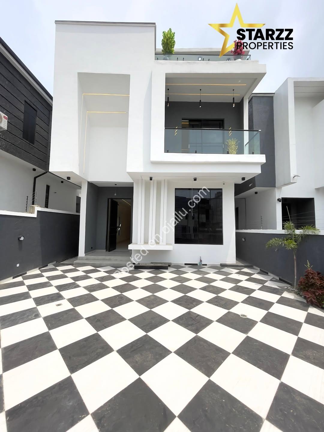 Lagos Luxury: 5-Bed Duplex with Resort-Style Pool