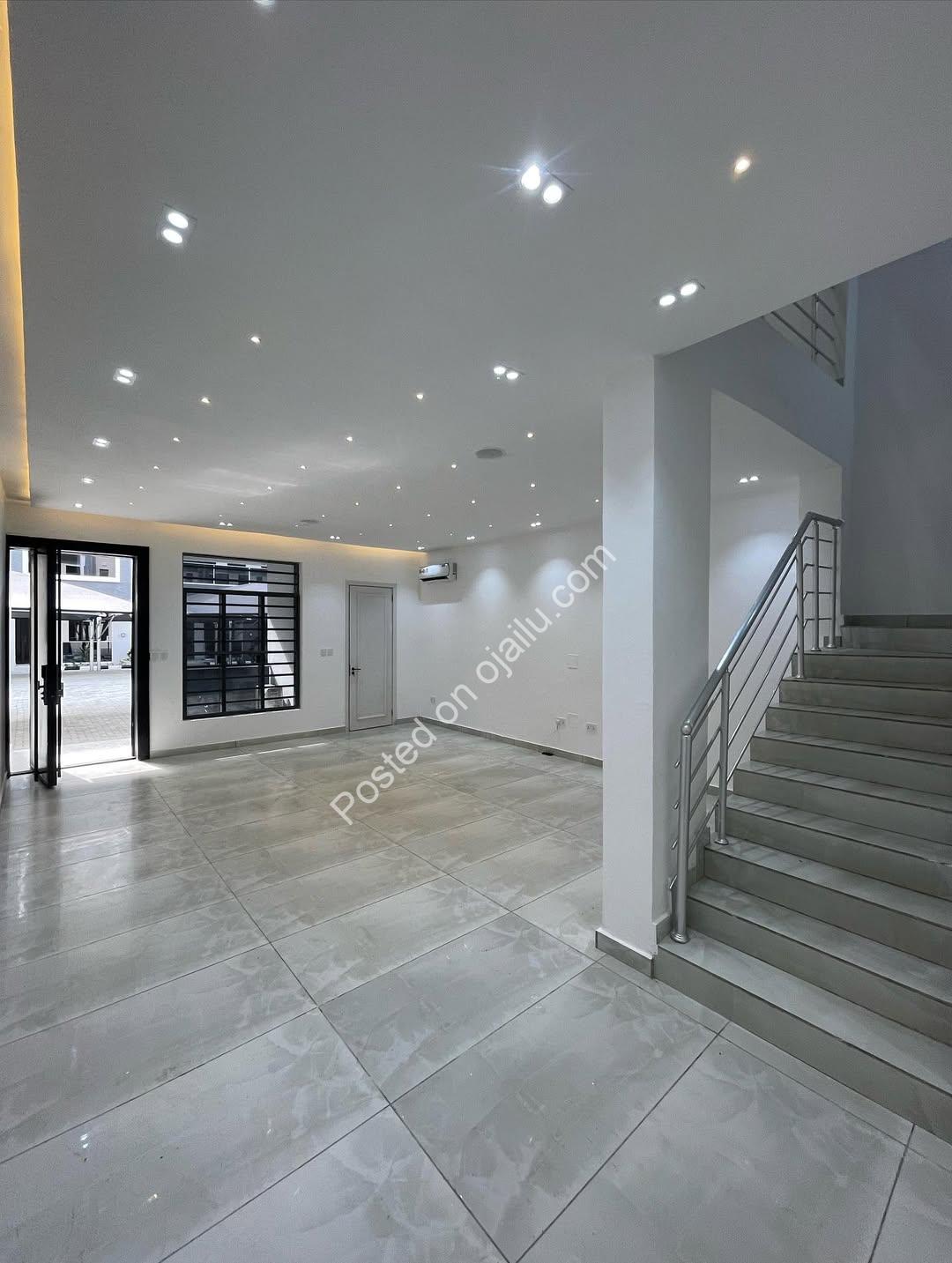 Lekki’s Ultimate 4-Bedroom Oasis with Pool & Gym