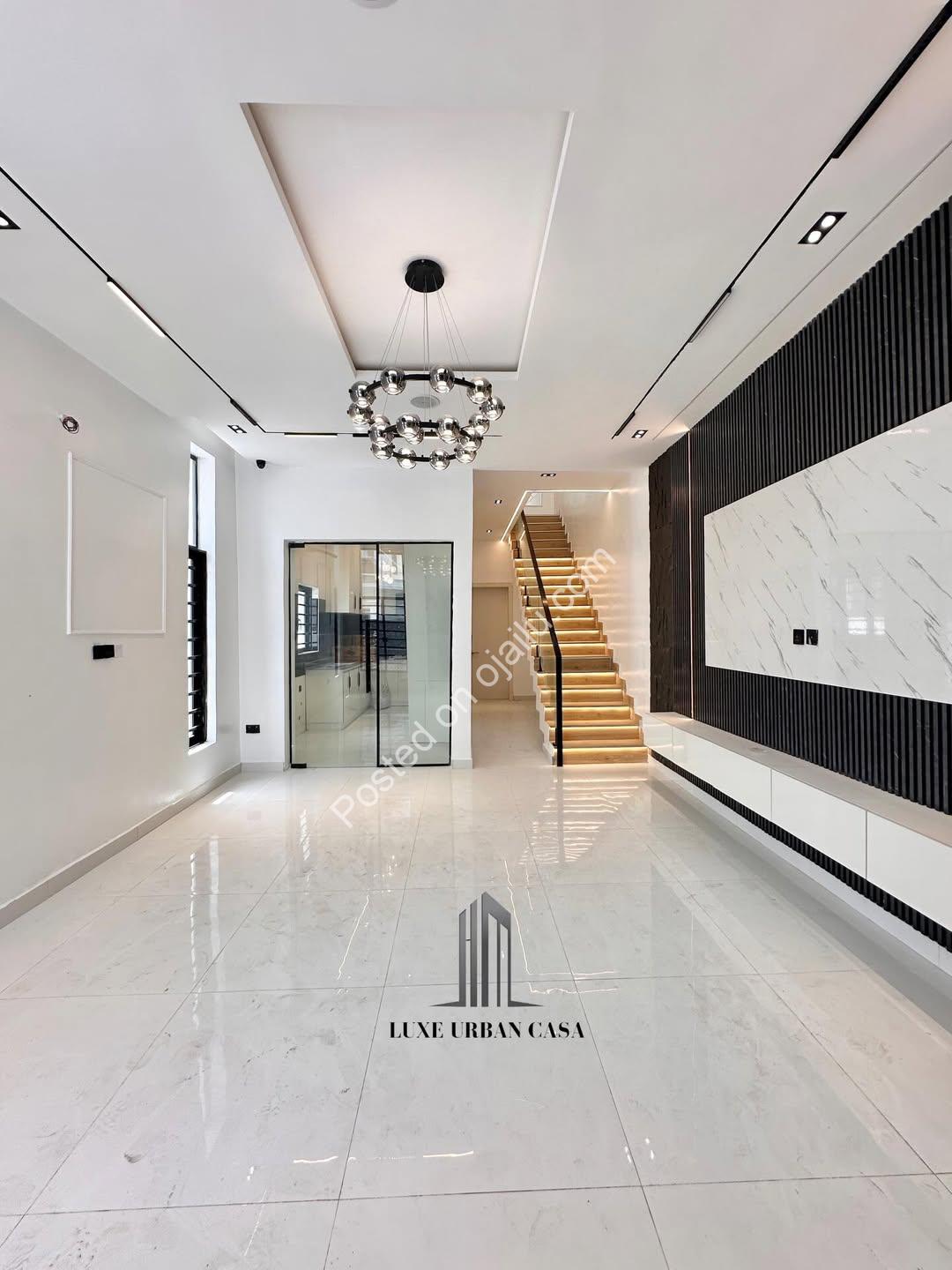 Stunning 4-Bed Semi-Detached in Orchid Estate