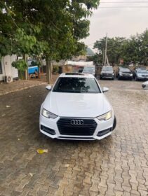 2022 Toyota Corolla XLE: Fully Loaded Luxury