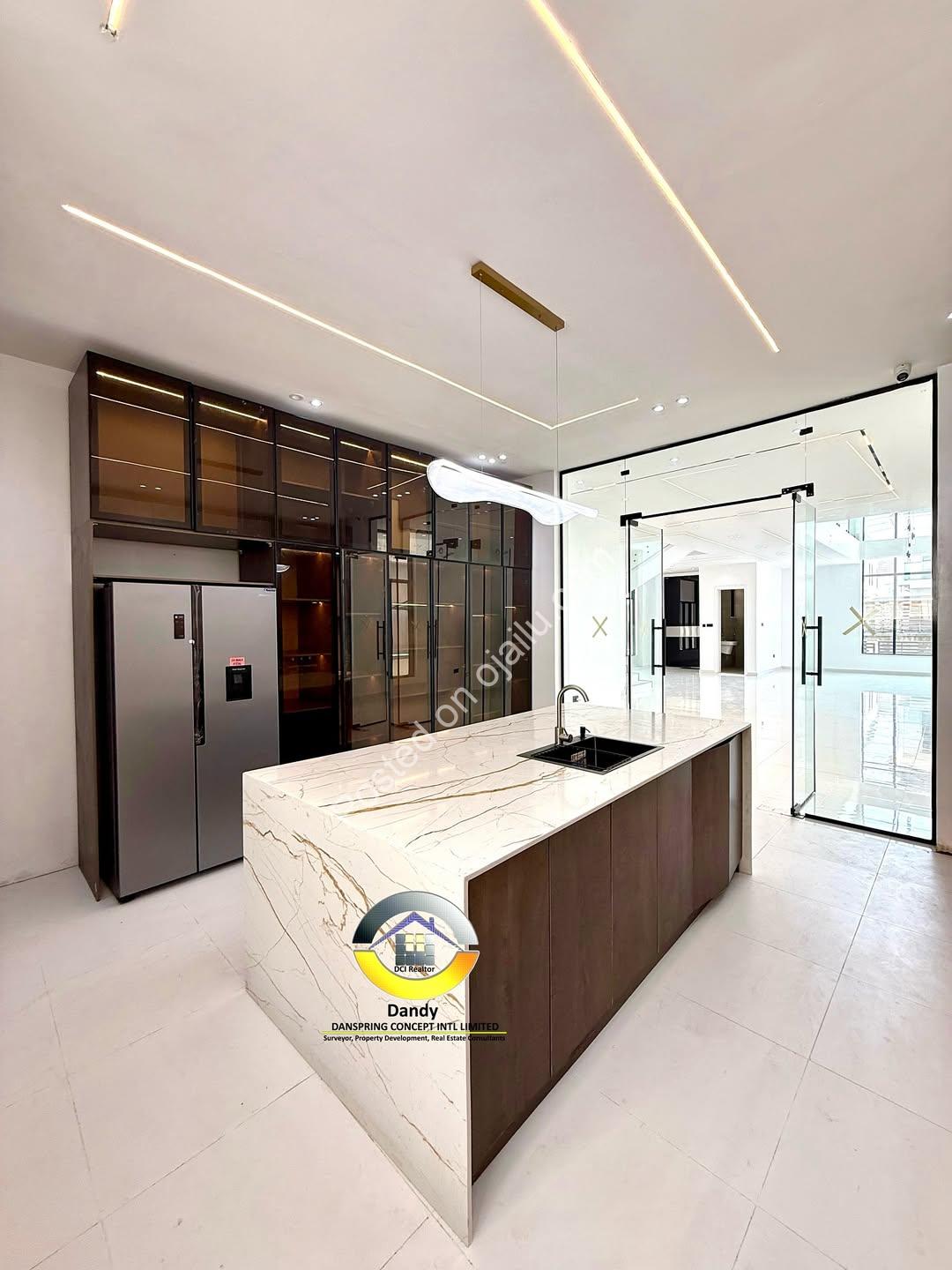 Opulent 5-Bed Duplex with Pool, Cinema & Rooftop Terrace