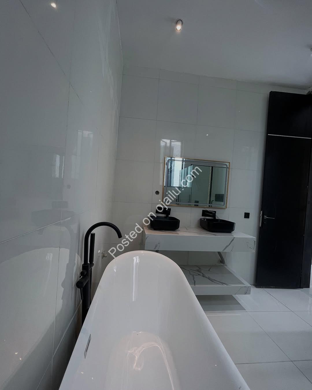 5-Bedroom Haven in Chevron: Luxury Living Awaits