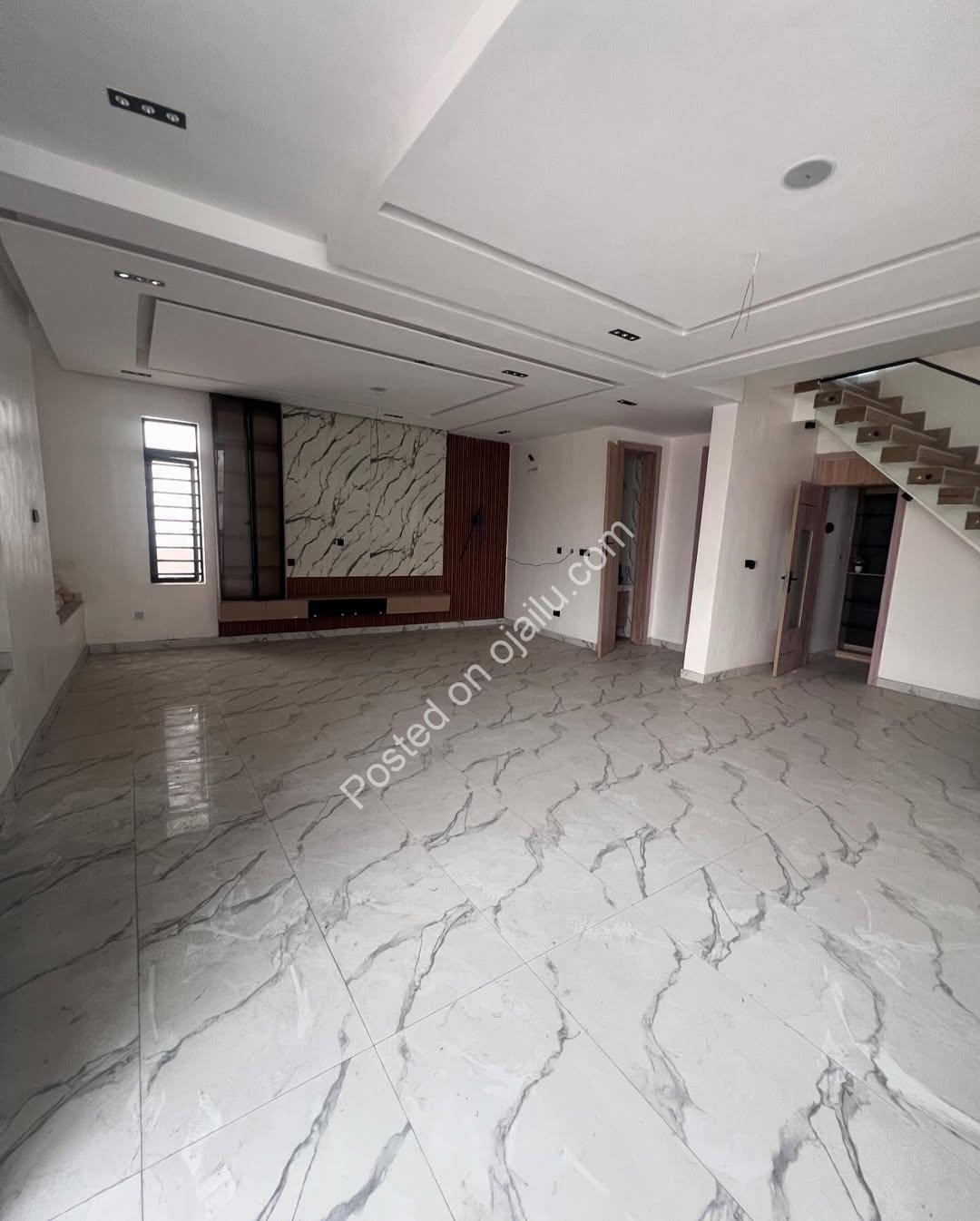 5-Bed Chevron Haven: Ensuite Luxury & BQ for 300M