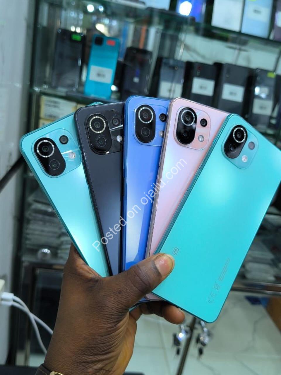 Xiaomi 11 Lite: 8GB RAM, Sleek & Powerful!