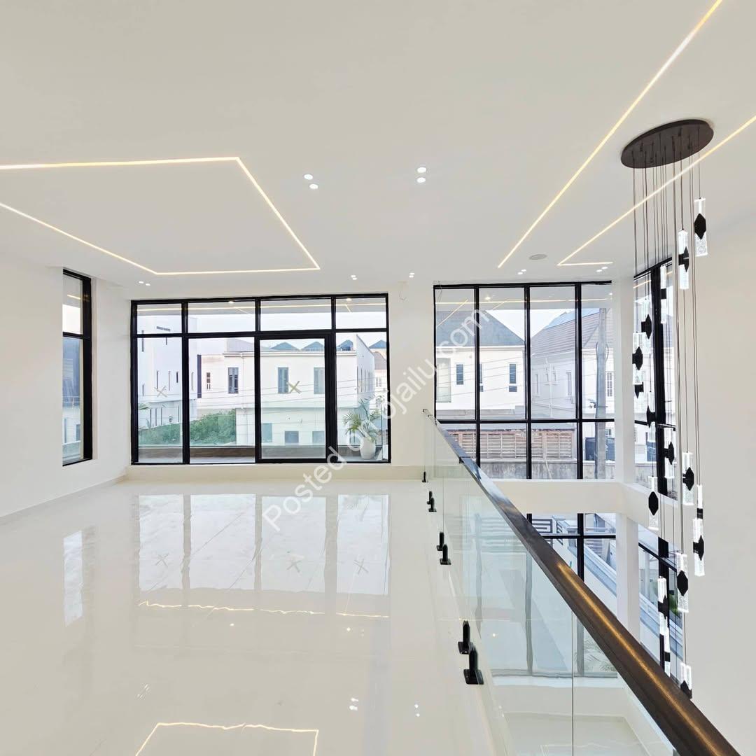 Lekki’s Ultimate 5-Bedroom Smart Home with Pool & Cinema