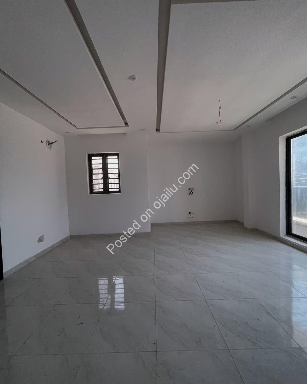 Elegant 4-Bed Terrace Duplex with Rooftop Oasis in Lekki