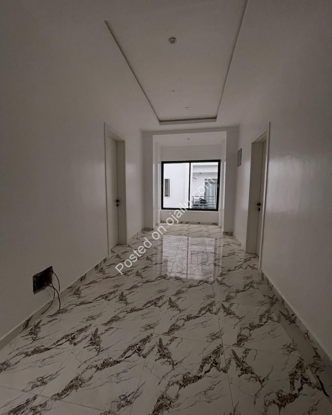 5-Bedroom Lekki Gem: Spacious Luxury Duplex with Premium Finishes