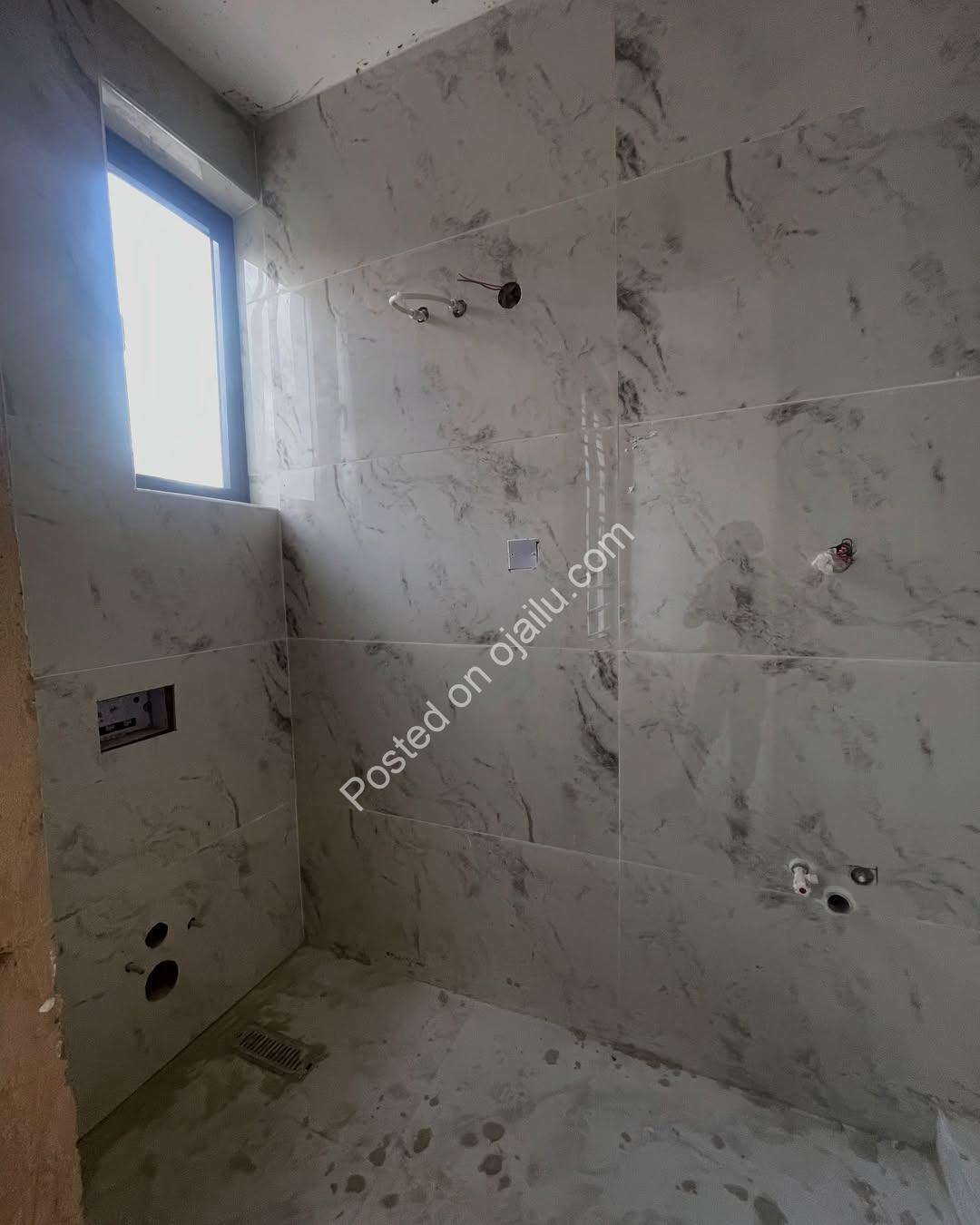 Lekki Phase 1 Gem: 2-Bed Apartment with Pool & Concierge