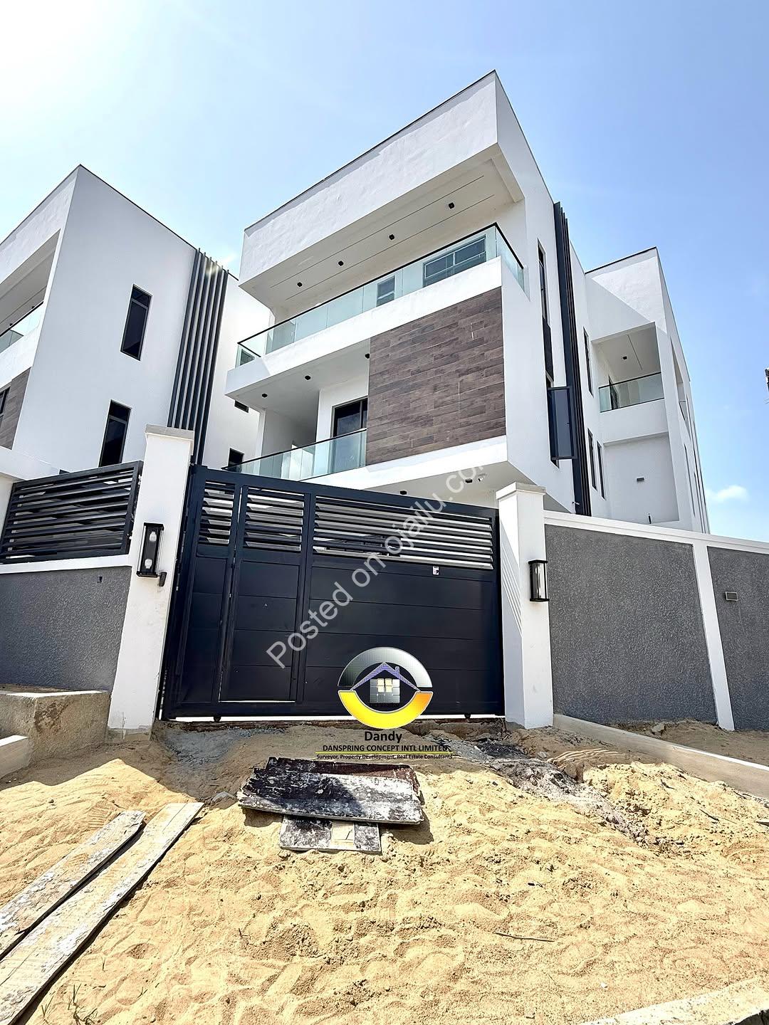 Lekki’s Grandest 5/6-Bed Estate with Resort-Style Pool