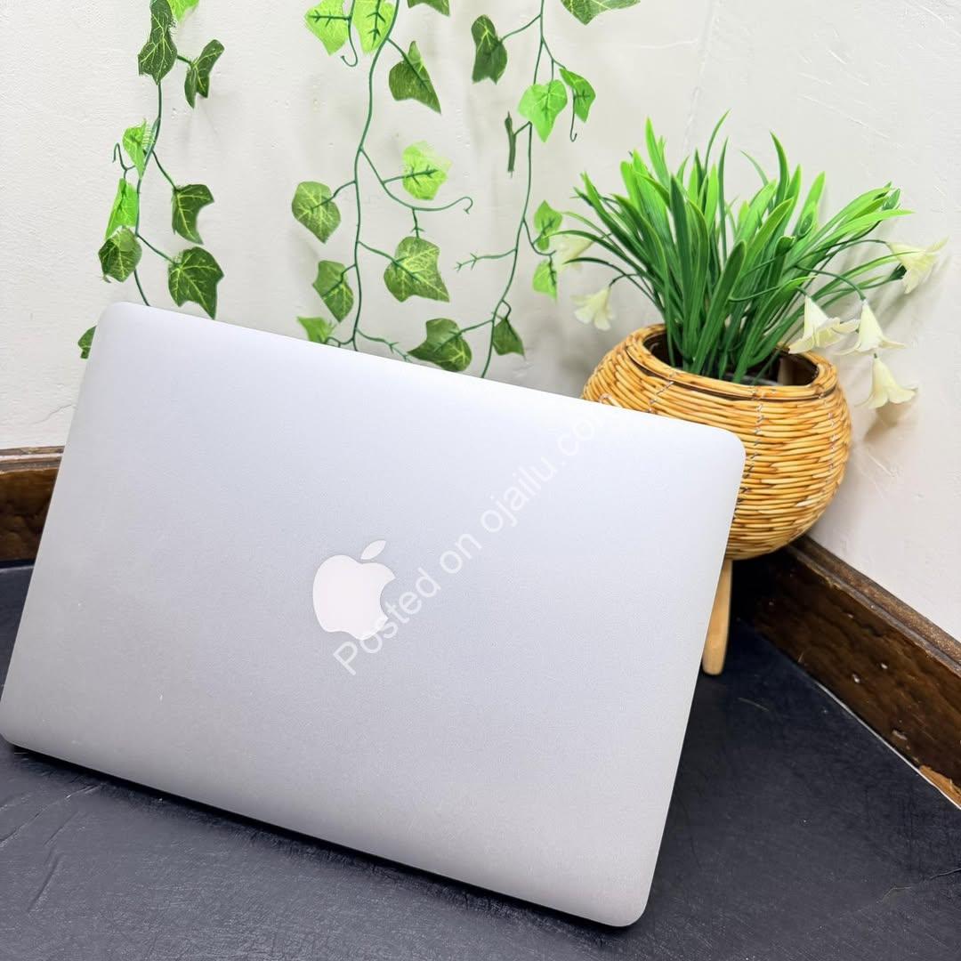 Powerful 2015 MacBook Pro: Lightning-Fast i5, 512GB SSD