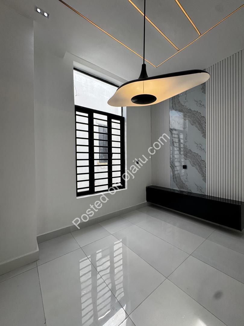 Lekki’s Ultimate 5-Bedroom Estate with Resort-Style Pool