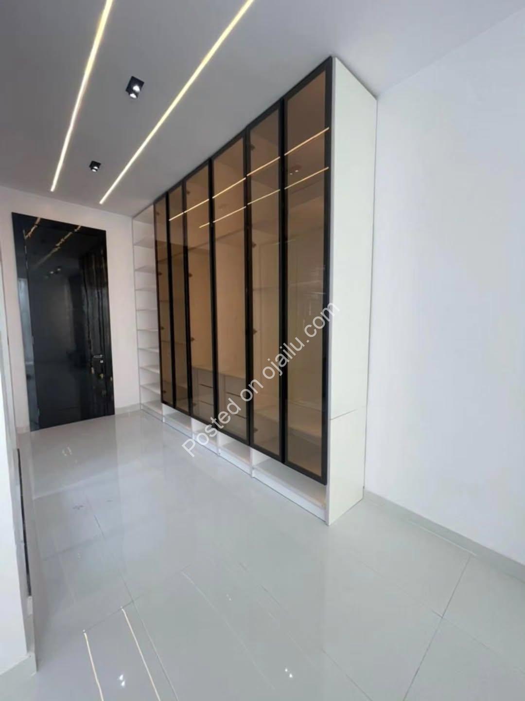 5-Bedroom Oasis with Pool & BQ in Prime Lekki