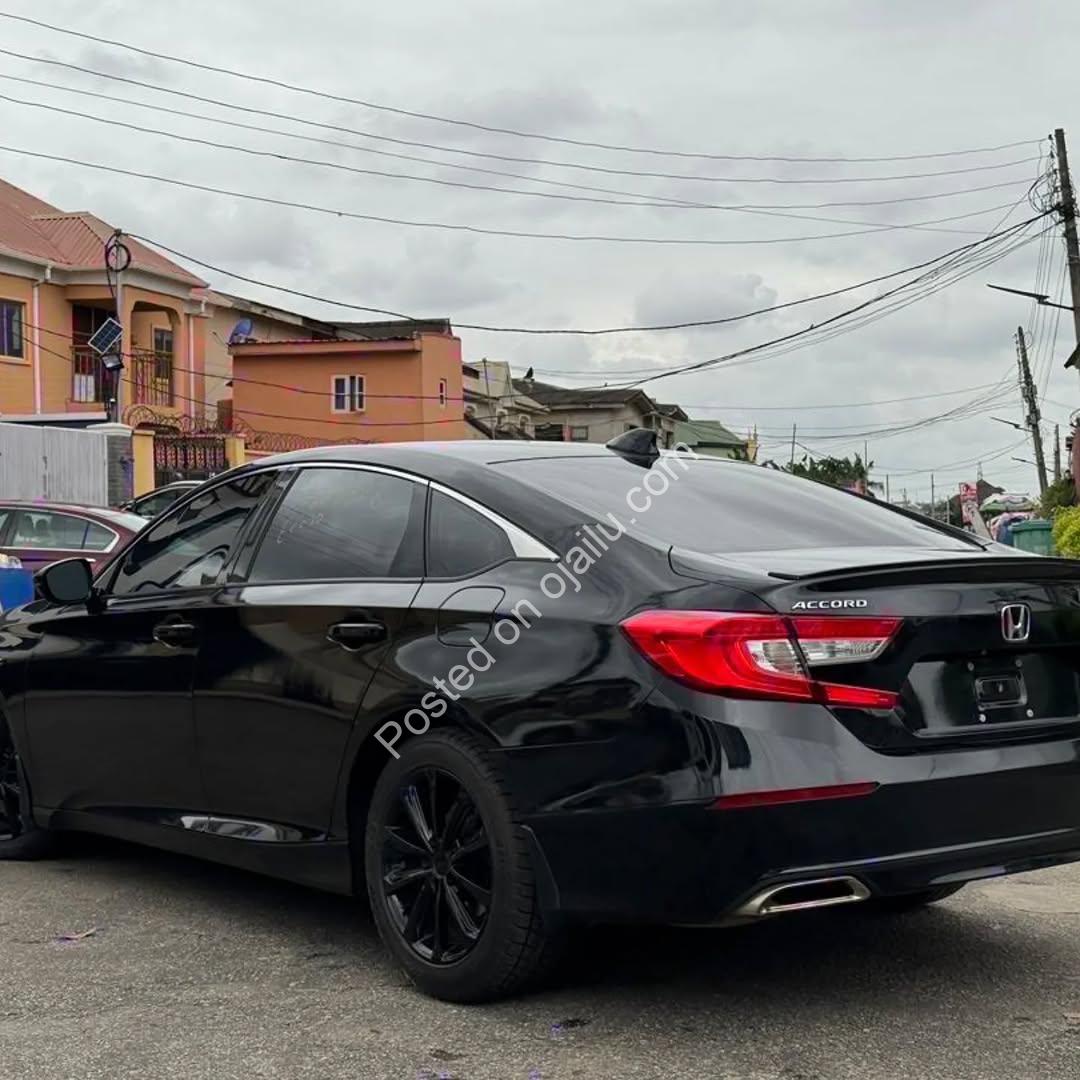Reliable Luxury: 2010 Toyota Corolla, Fully Paid