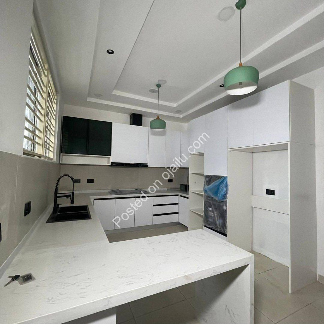 Lekki’s Masterpiece: 5-Bedroom Duplex with BQ & Smart Features