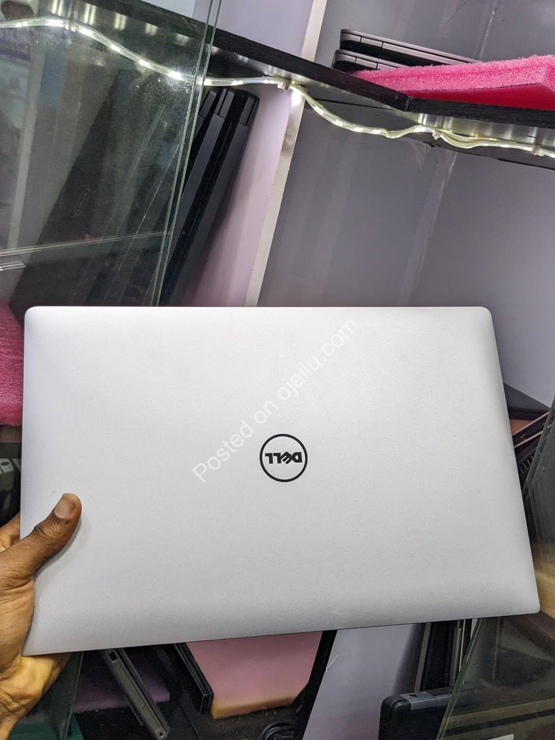 Dell Precision 5520: Powerhouse i7, 16GB RAM, 512GB SSD, 4GB Graphics