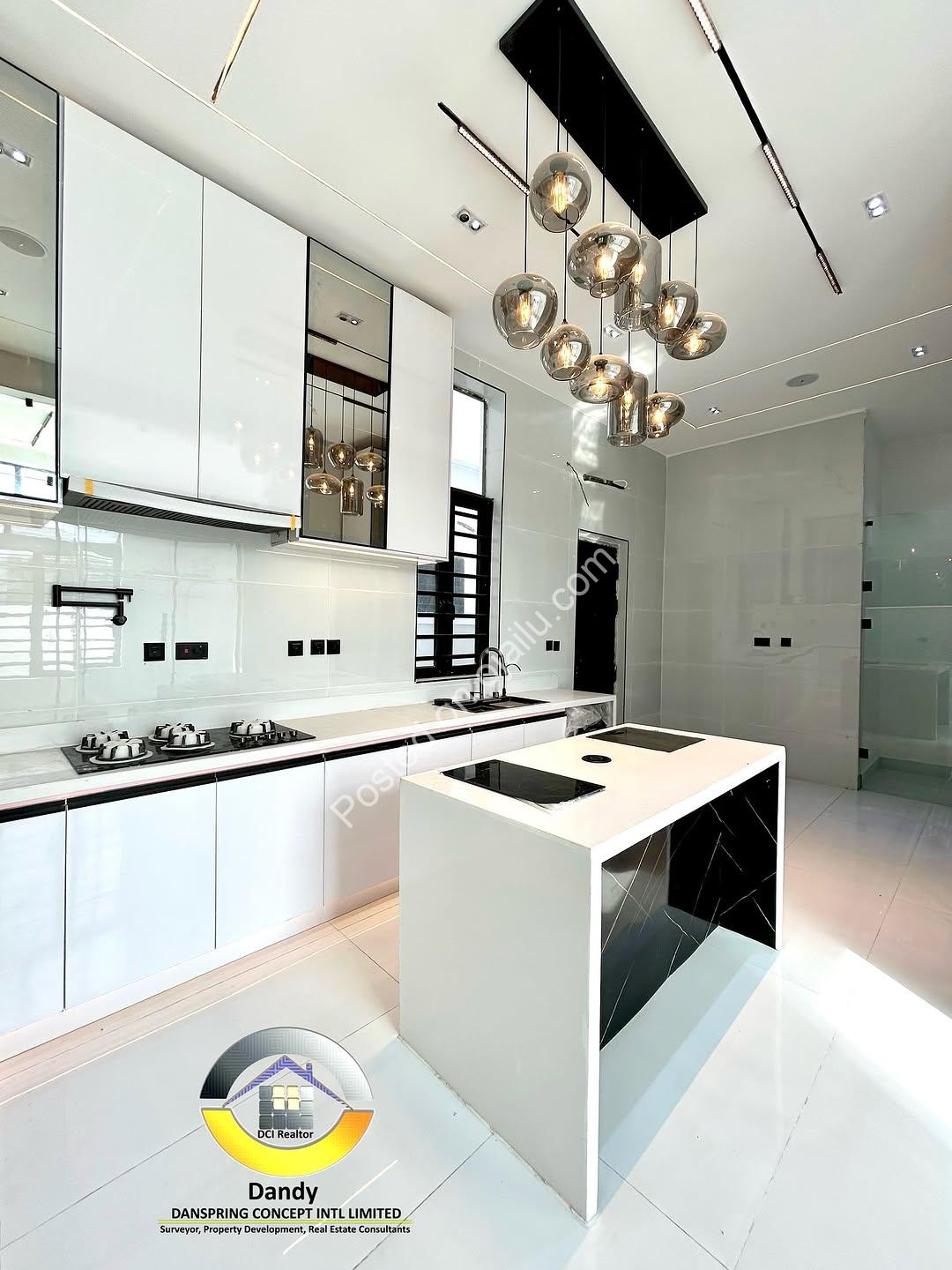 Lekki’s New 5-Bed Masterpiece with Resort-Style Pool