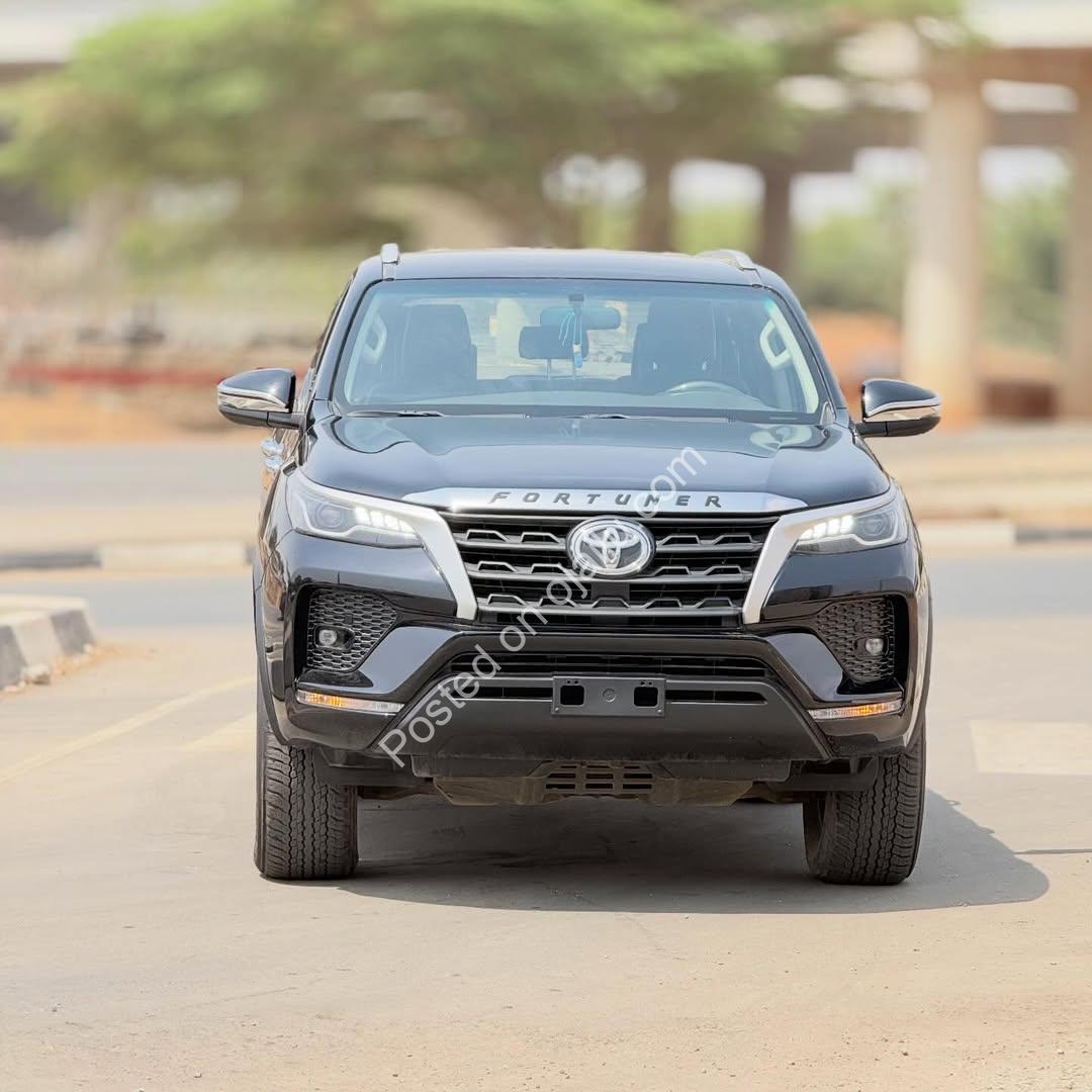 2022 Toyota Fortuner: Rugged Luxury, Ready to Roll