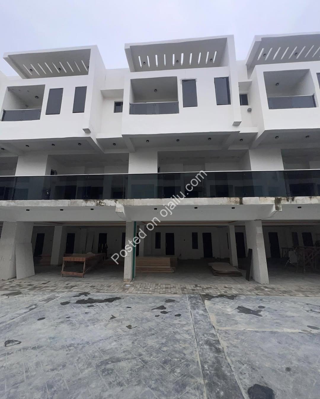 Spacious 3-Bed Maisonette with BQ in Prime Lekki