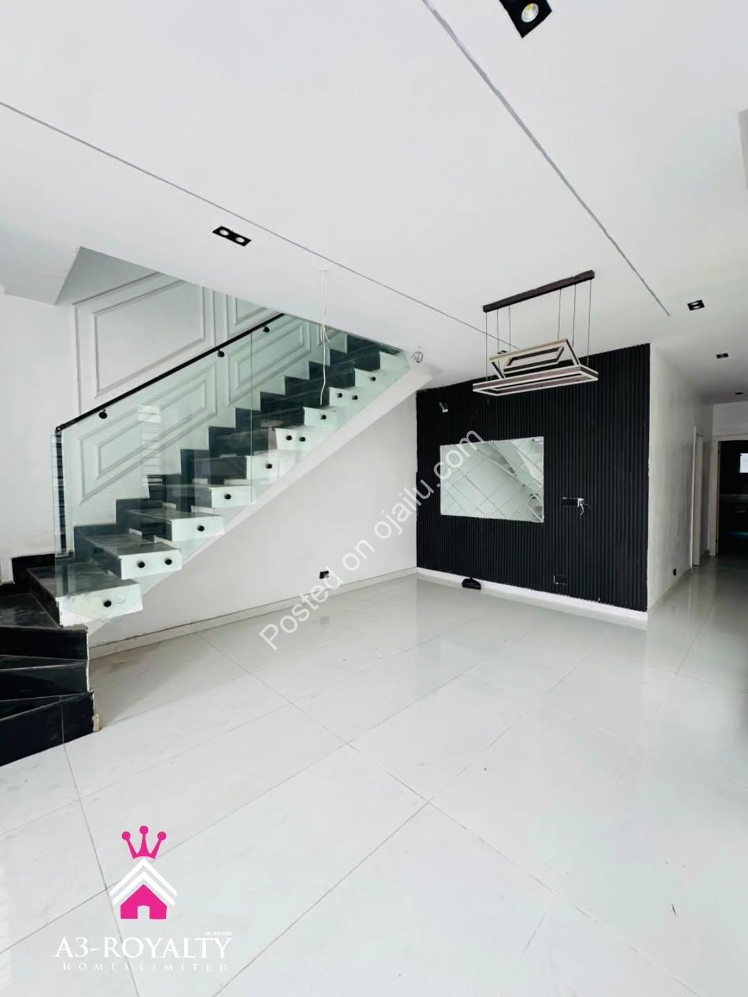 Luxury 5-Bed Duplex with Pool & Gym in Lekki