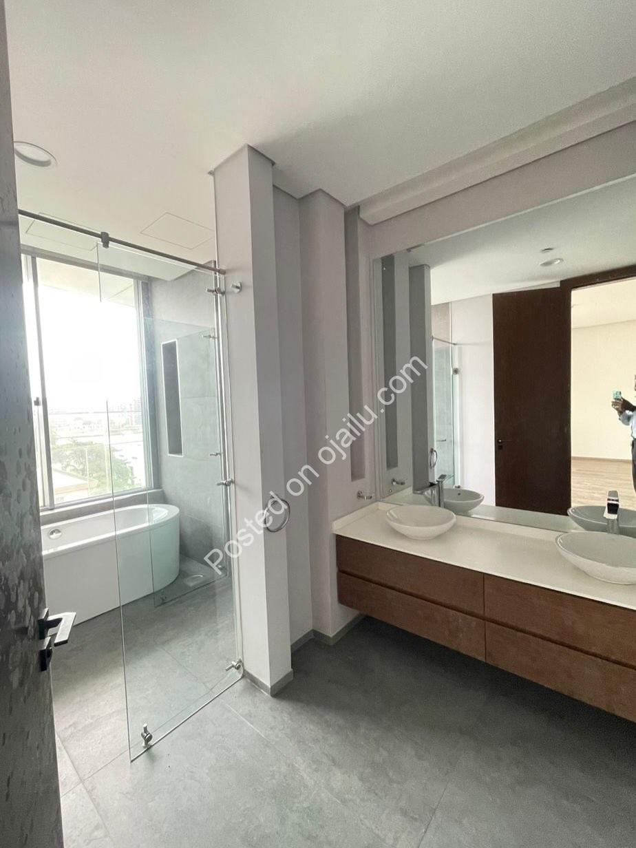 Bourdillon’s 21st-Floor Sky Palace Awaits