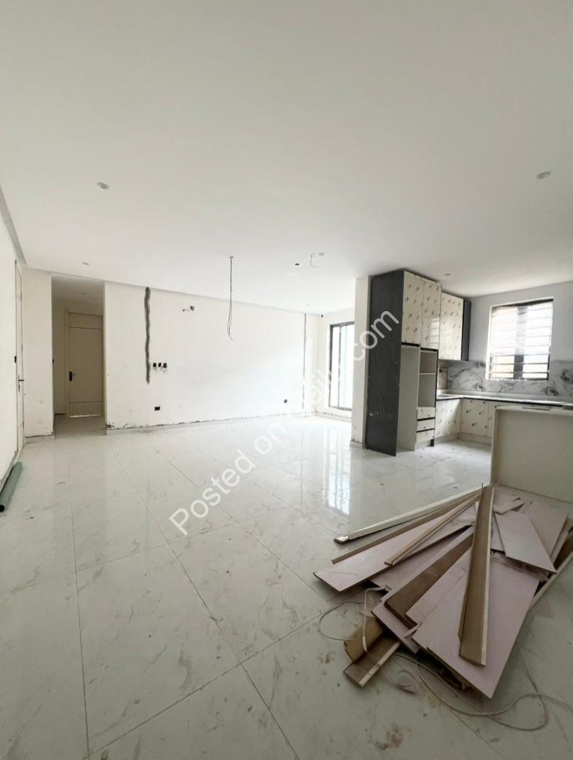 Grand 5-Bedroom Duplex with Pool & Cinema in Lekki