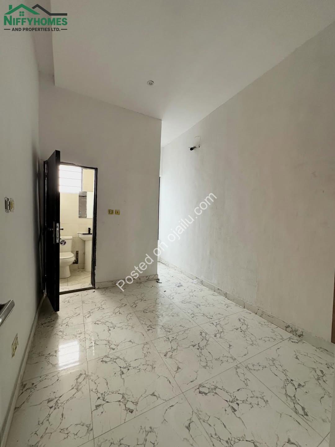 Spacious 3BR Sangotedo Gem with Balcony & Parking