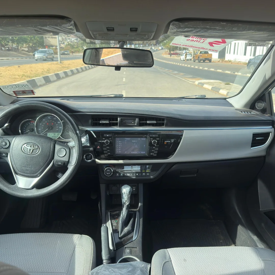 2008 Mercedes C300: Perfect Condition, Ready Now